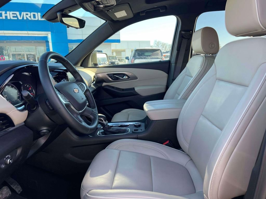 Used 2023 Chevrolet Traverse Premier AWD/4WD image 14