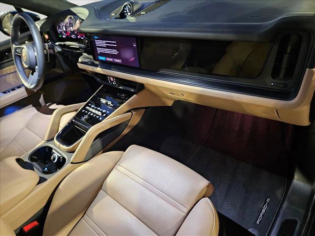 Used 2025 Porsche Cayenne GTS image 21