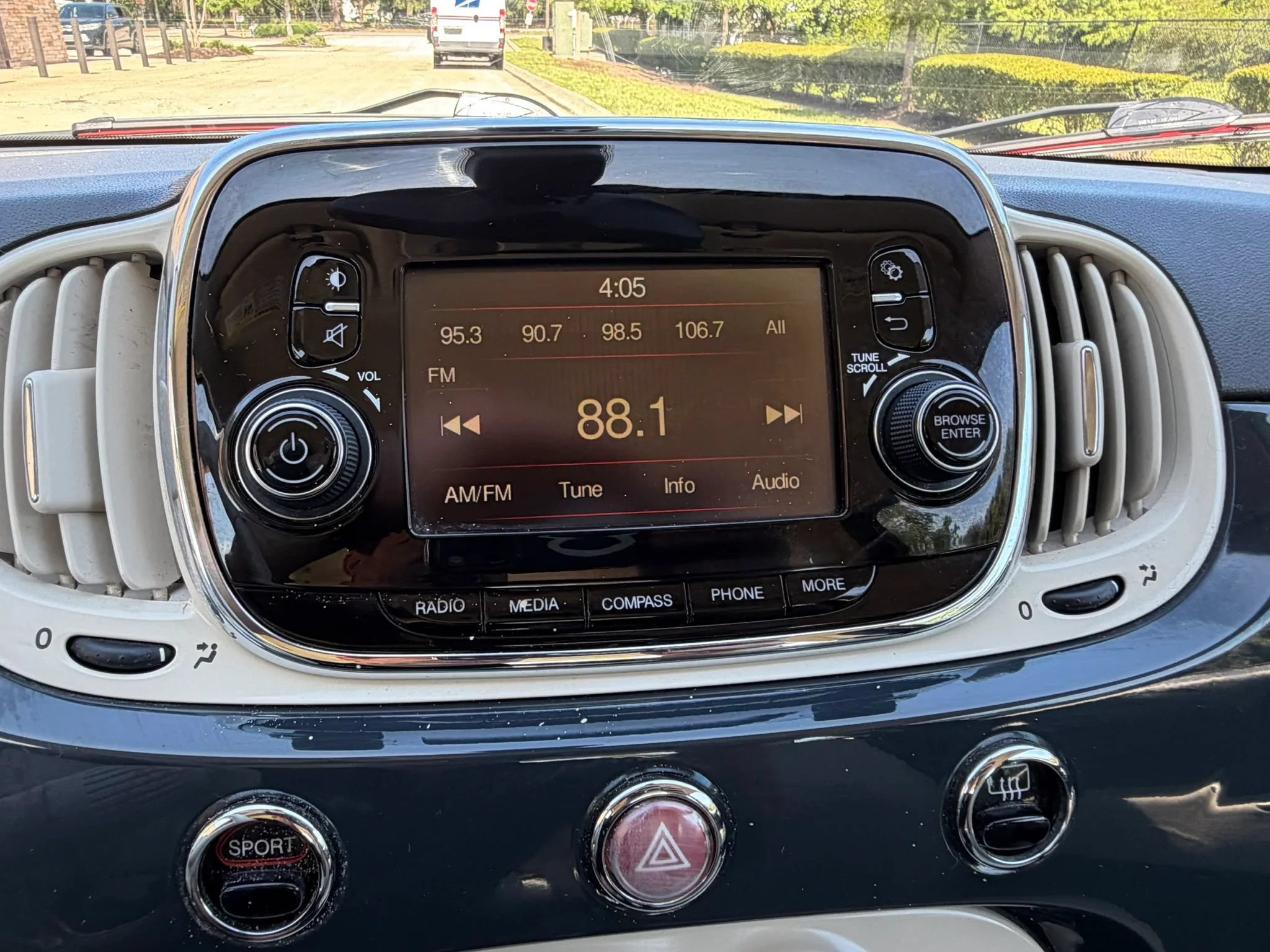 Used 2017 FIAT 500 Pop FWD image 16