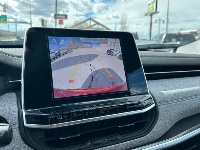 Used 2025 Jeep Compass Sport image 27