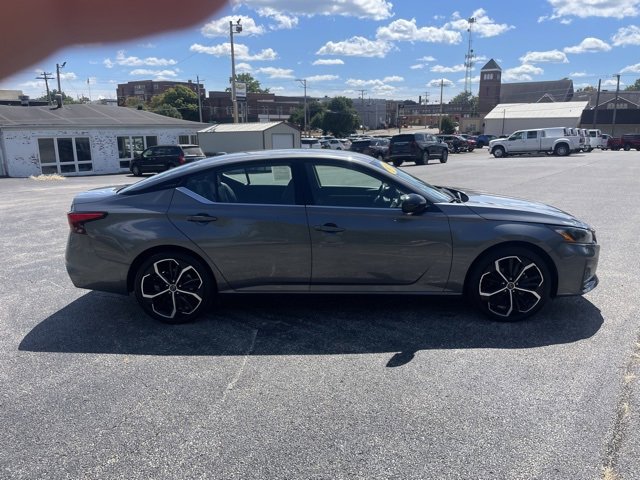 Used 2024 Nissan Altima 2.5 SR image 4