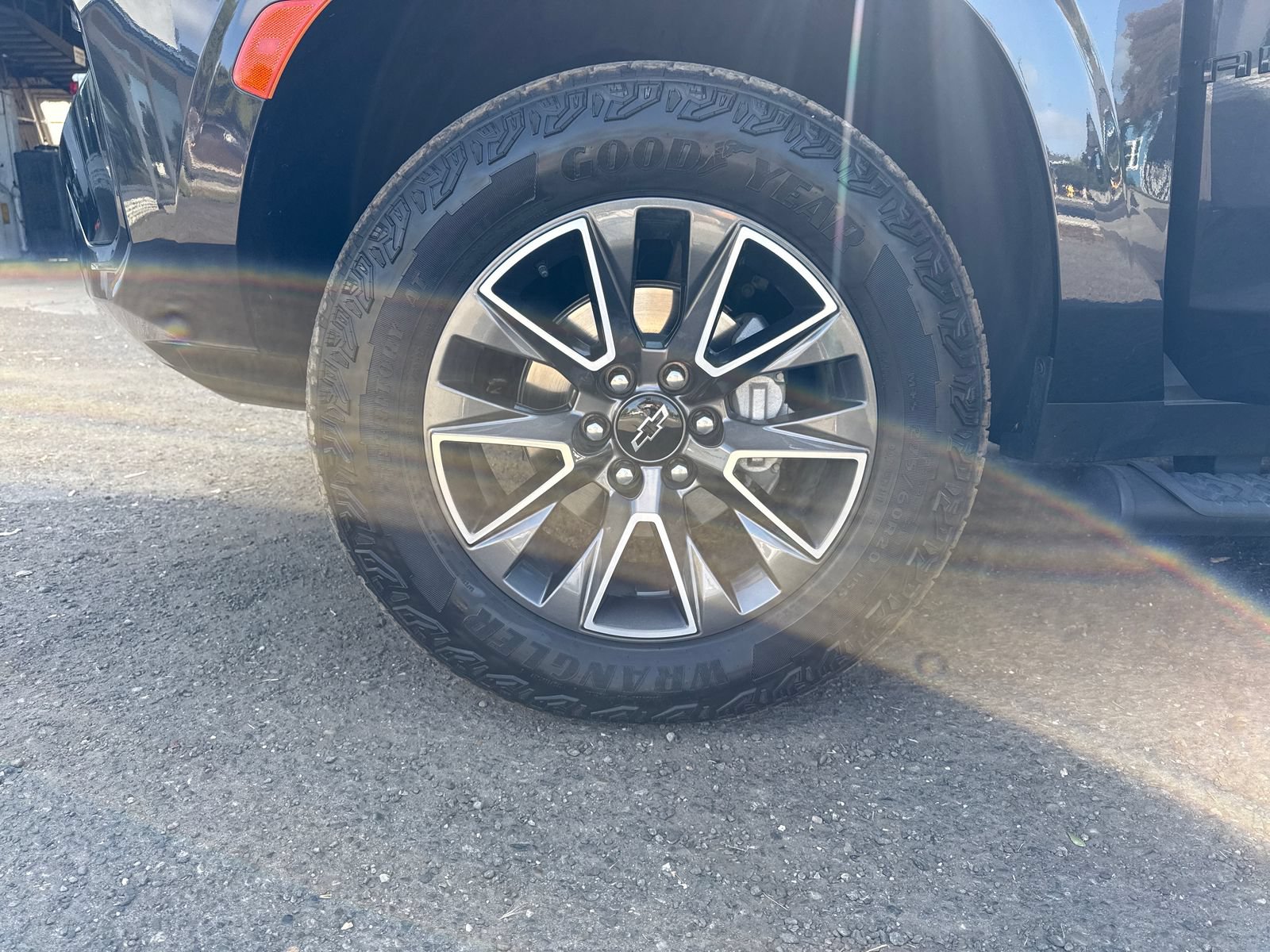 Used 2024 Chevrolet Tahoe Z71 w/ Luxury Package AWD/4WD image 27