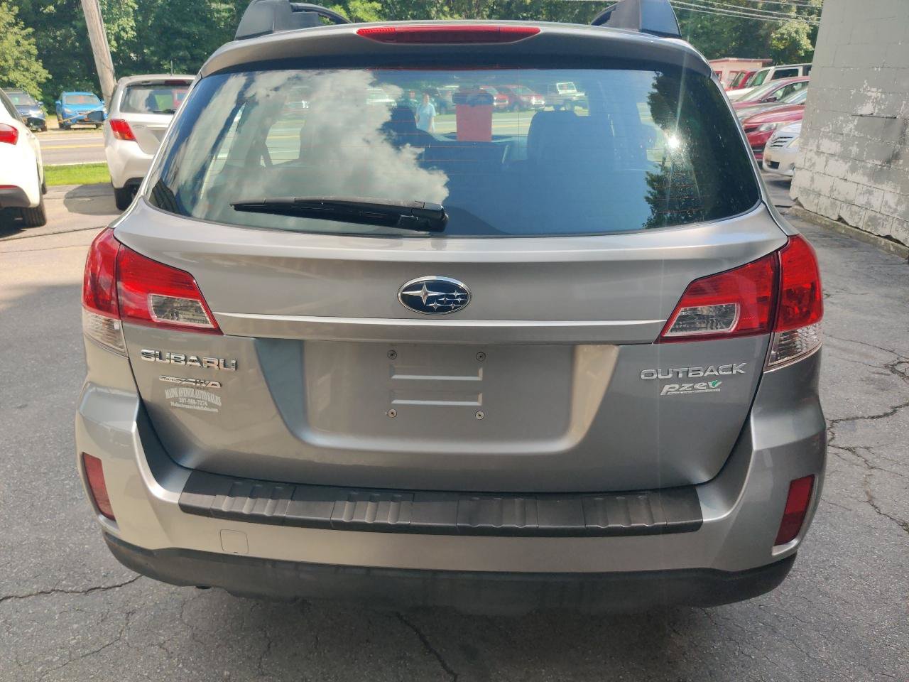 Used 2011 Subaru Outback 2.5i AWD/4WD image 5