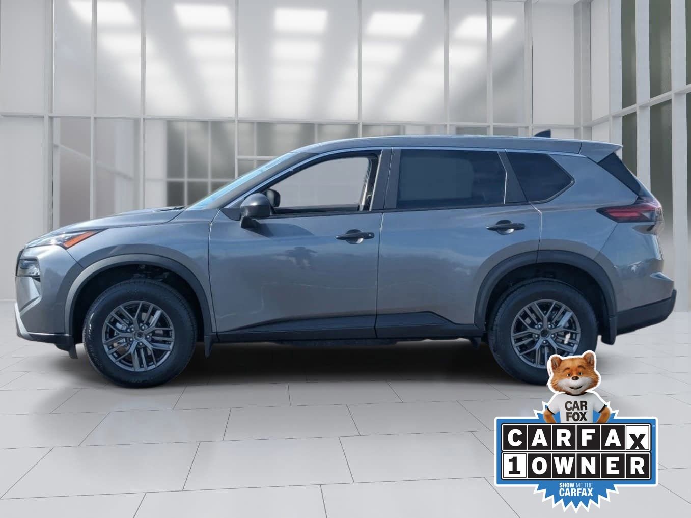 Used 2026 Nissan Rogue S FWD image 2