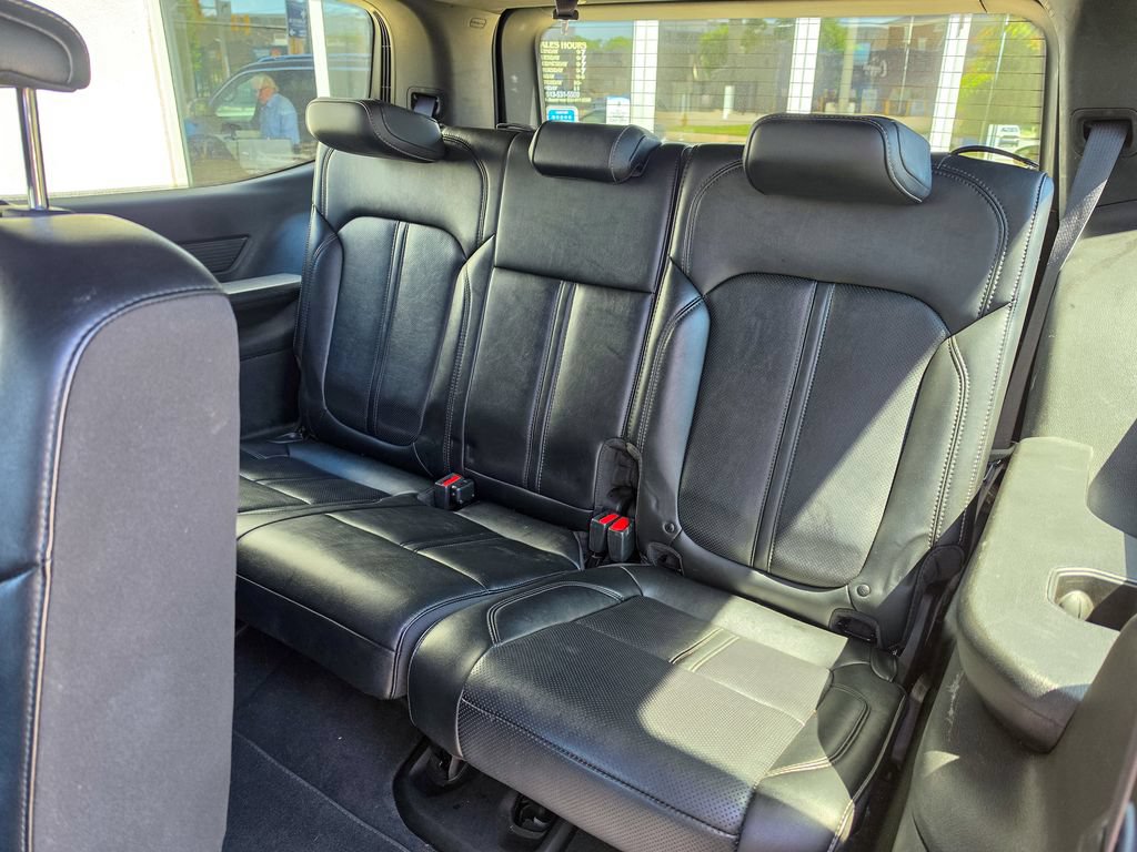 Used 2024 Jeep Wagoneer Series II w/ Flexible Seating Group AWD/4WD image 19