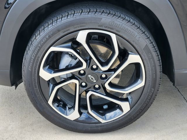 Used 2025 Chevrolet Trax RS w/ Sunroof Package FWD image 12