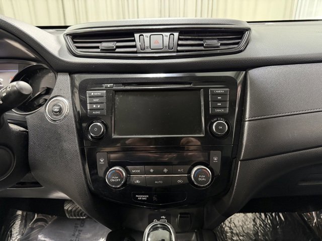 Used 2019 Nissan Rogue SV w/ Premium Package image 14