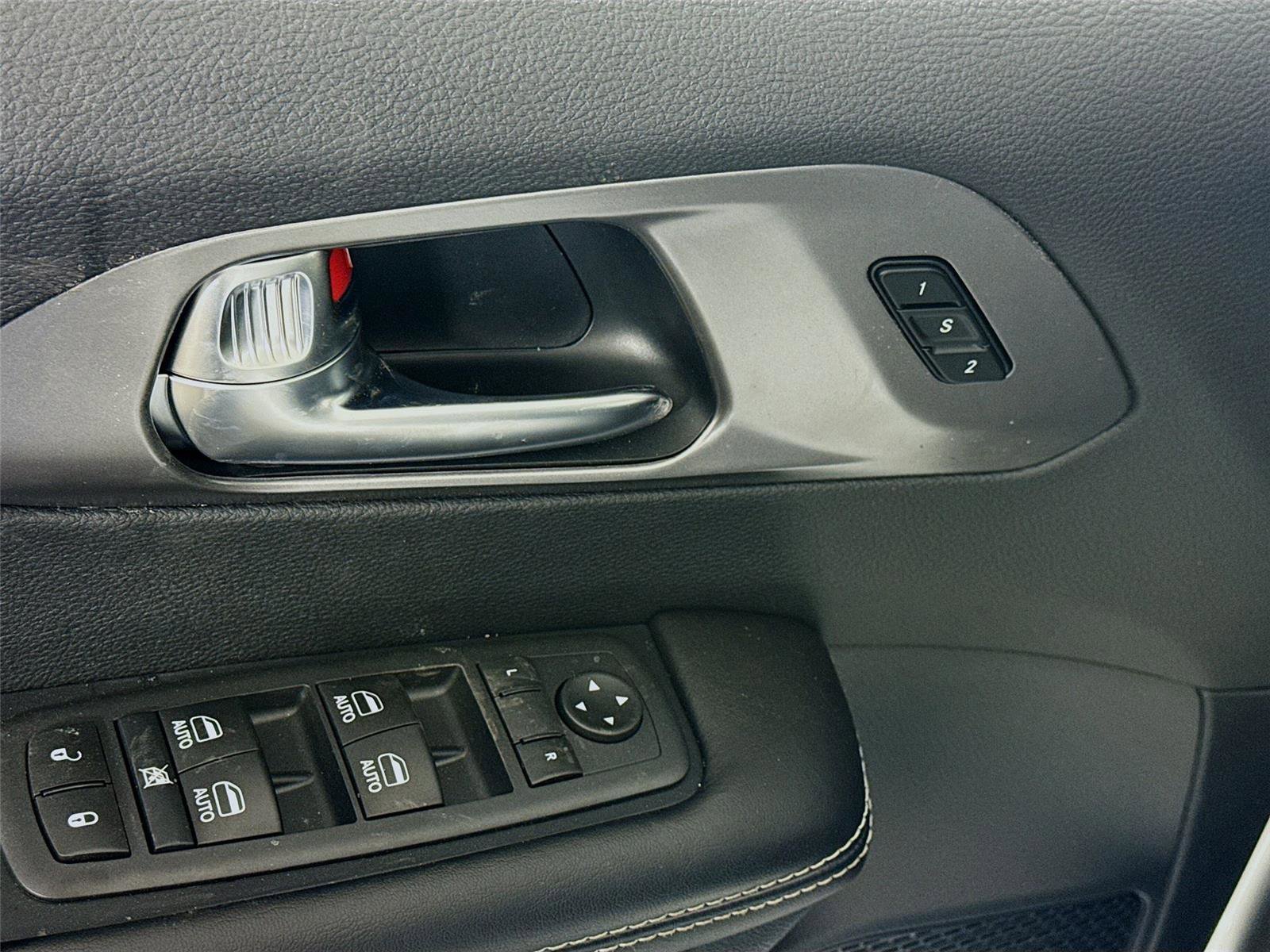 New 2026 Chrysler Pacifica Select image 12