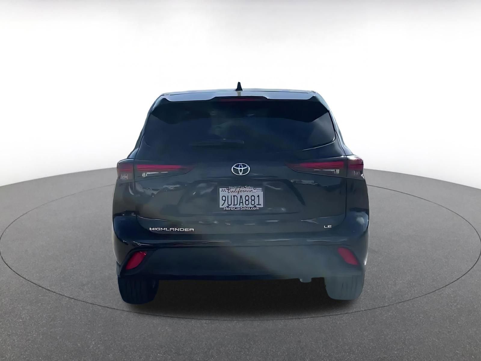 Used 2025 Toyota Highlander LE image 12