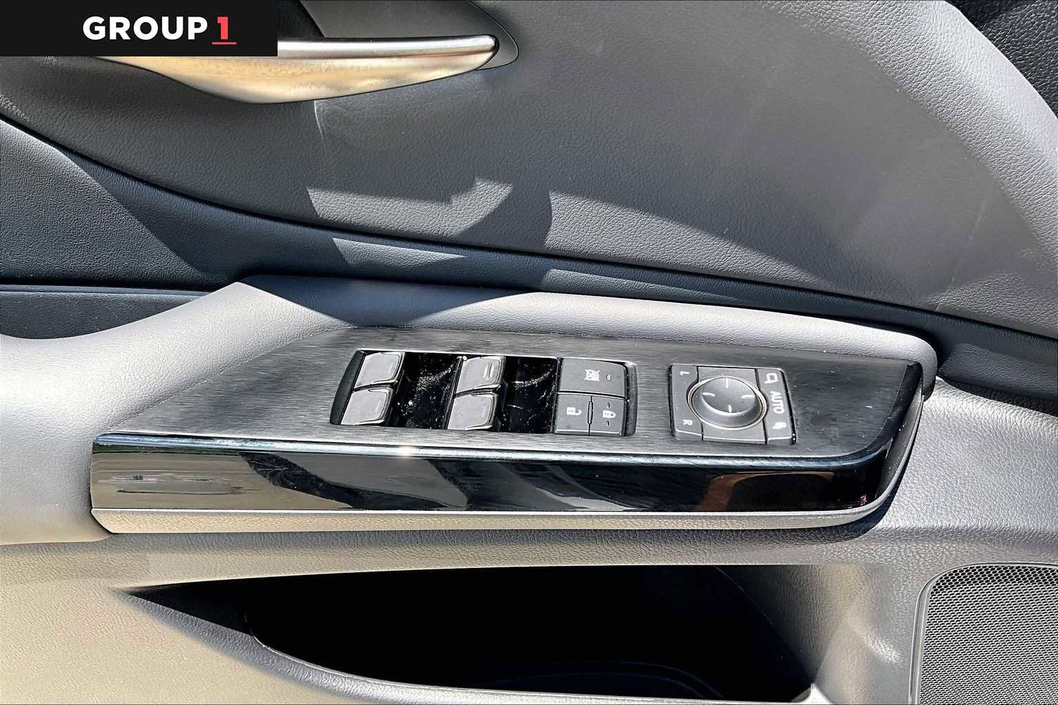 Used 2025 Lexus ES 350 w/ Premium Package FWD image 33