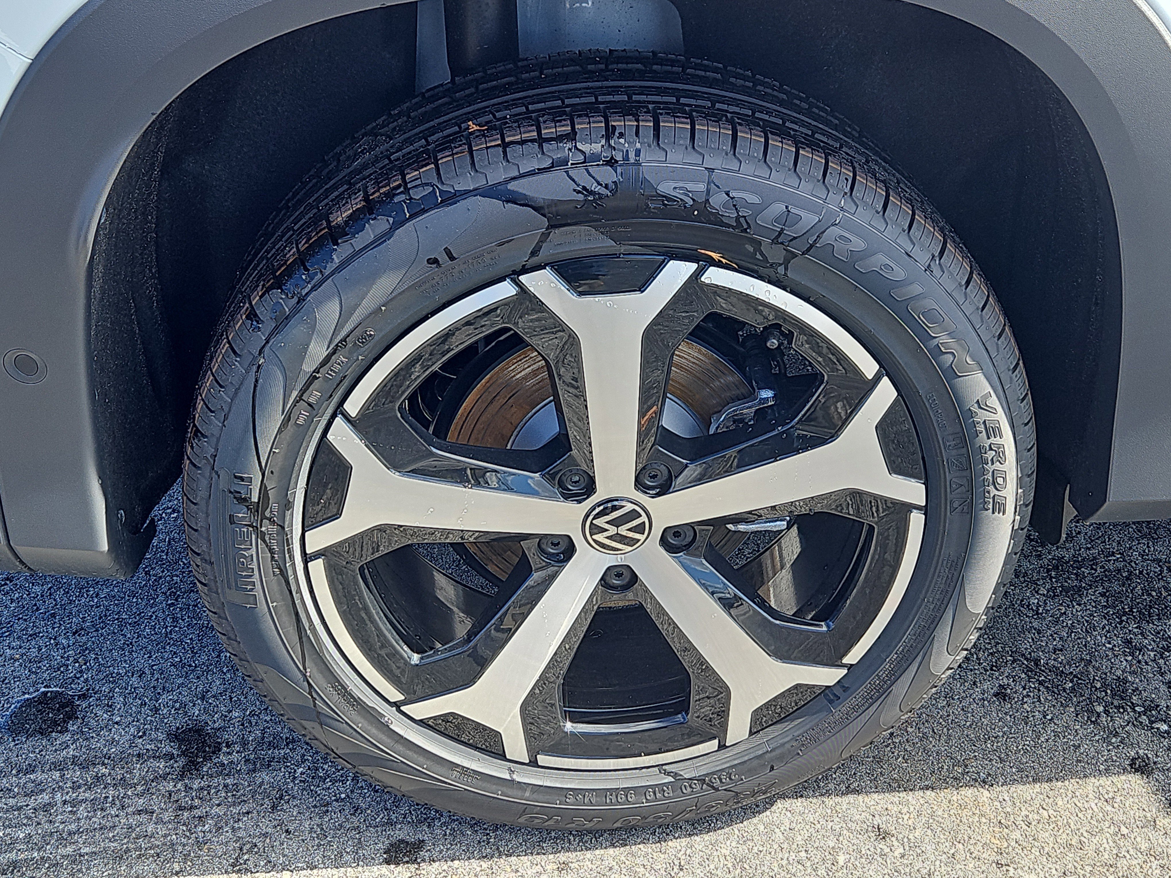 New 2026 Volkswagen Tiguan SE image 3