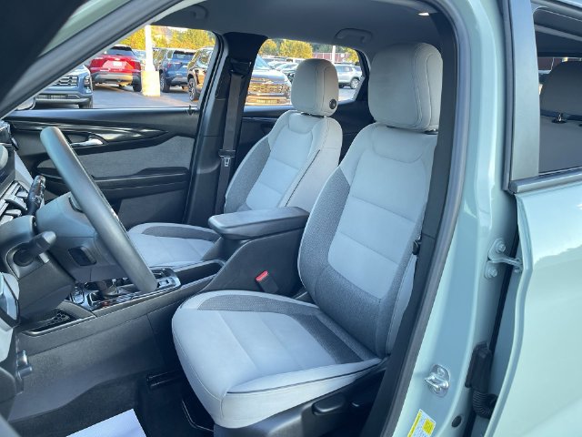 Used 2025 Chevrolet TrailBlazer LS w/ LS Convenience Package FWD image 18