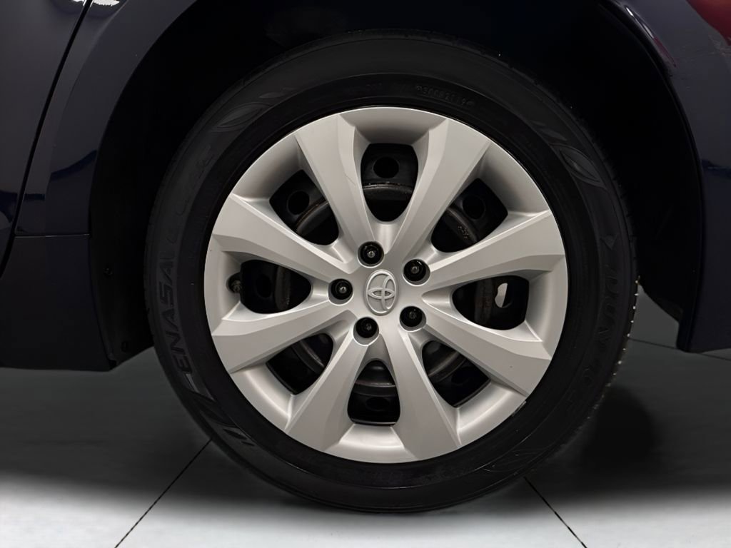 Used 2020 Toyota Corolla LE FWD image 27