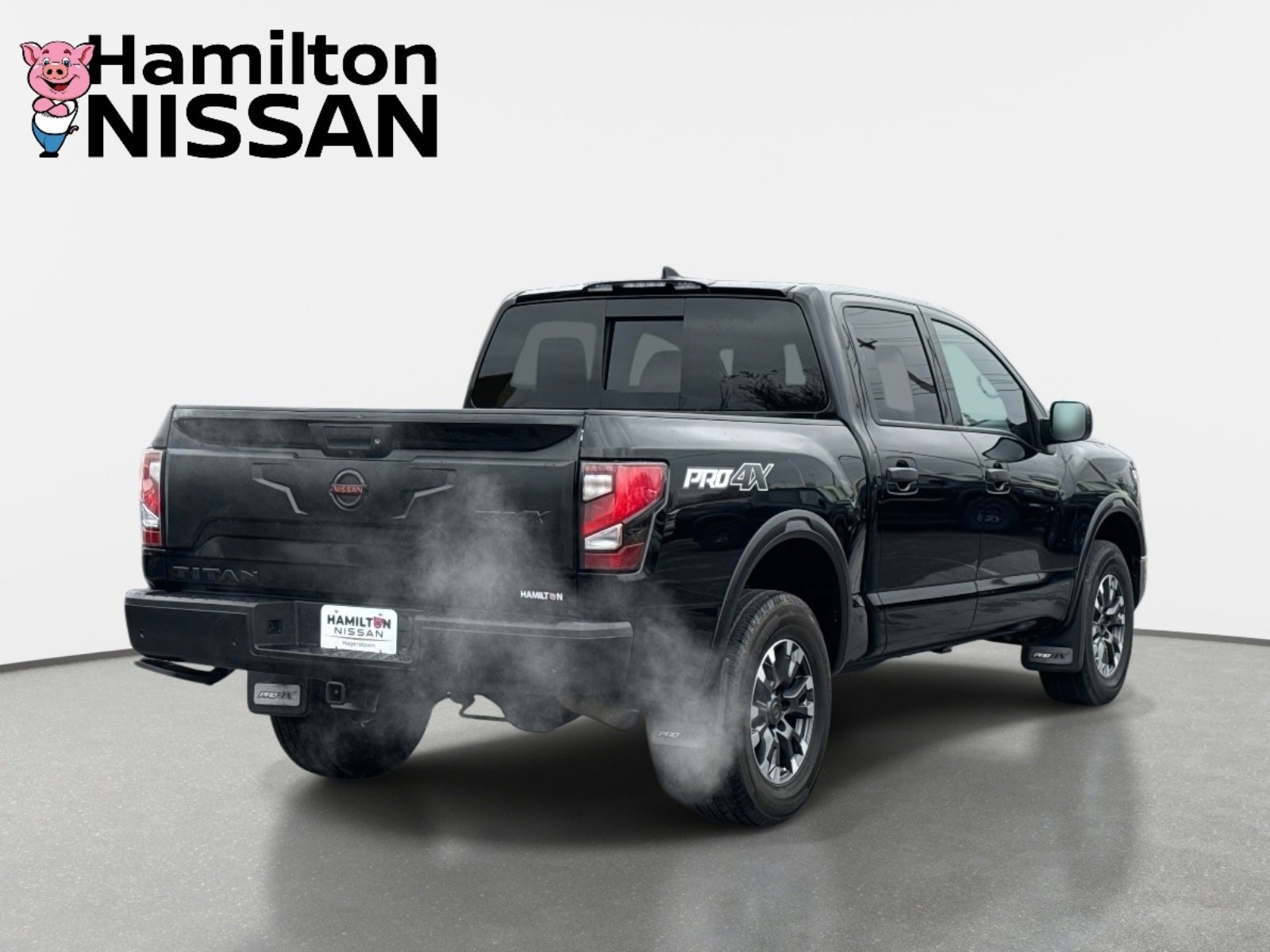 Used 2022 Nissan Titan PRO-4X w/ Pro-4x Utility Package image 2