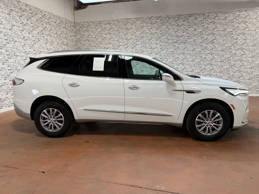 Used 2024 Buick Enclave Premium image 6