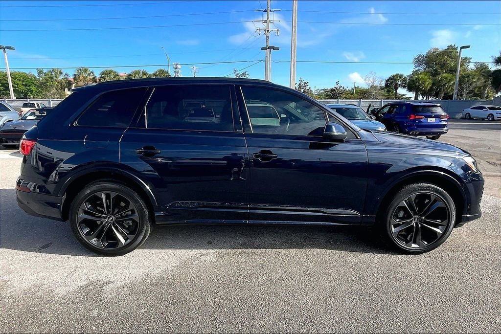 Certified 2025 Audi Q7 3.0T Premium Plus image 4