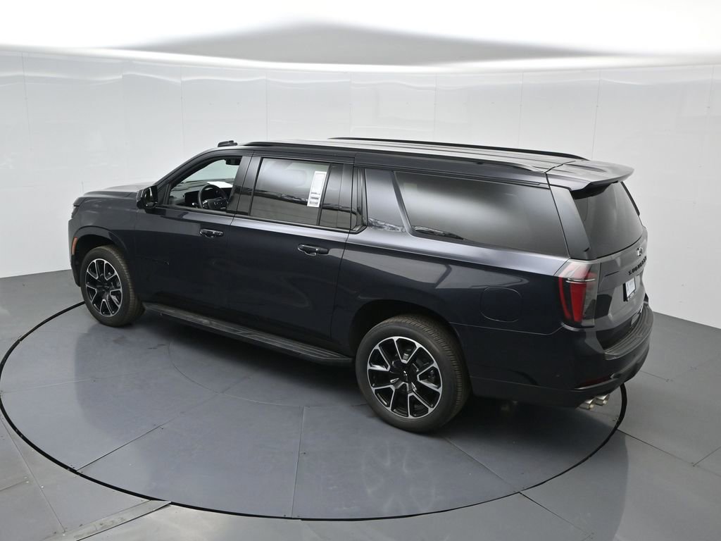 Used 2025 Chevrolet Suburban RST image 35