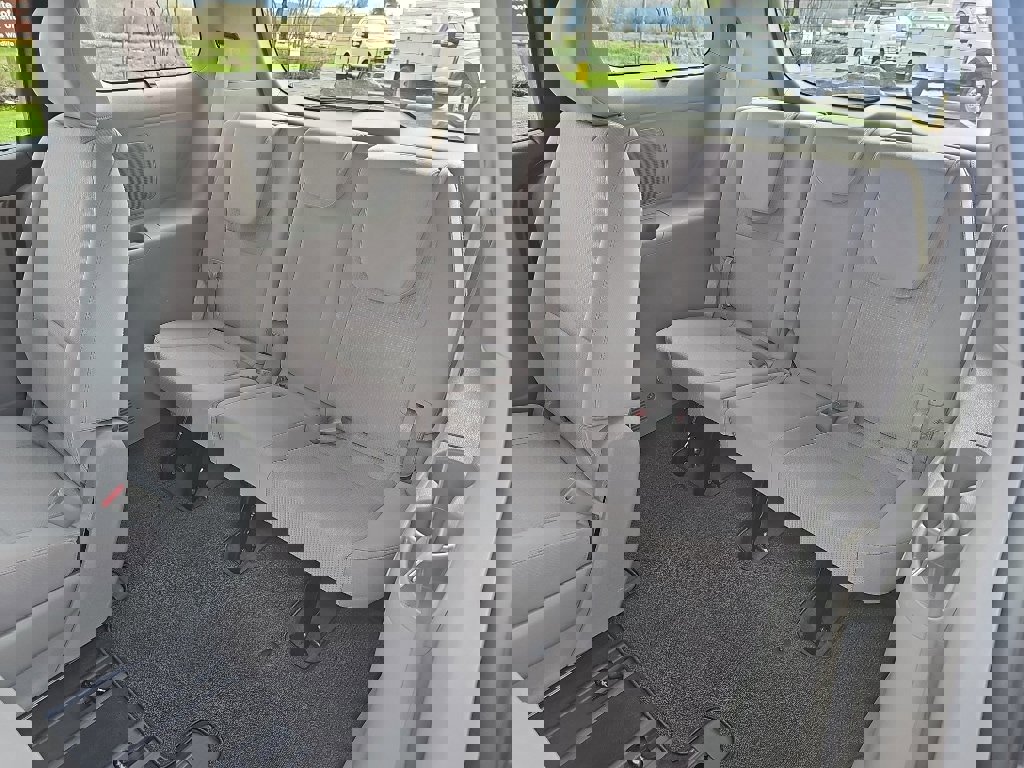 Used 2016 Kia Sedona LX w/ Option Group 020 image 22