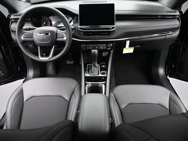 New 2025 Jeep Compass Latitude w/ Sun & Sound Group AWD/4WD image 23