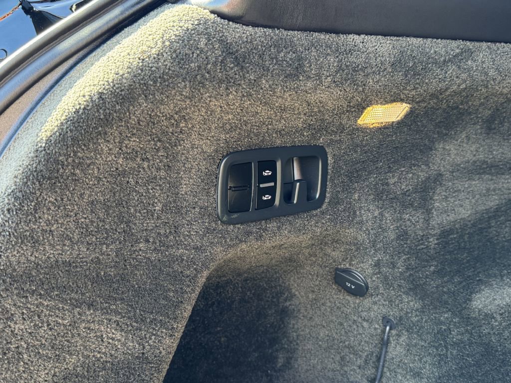 Used 2017 Bentley Bentayga image 37