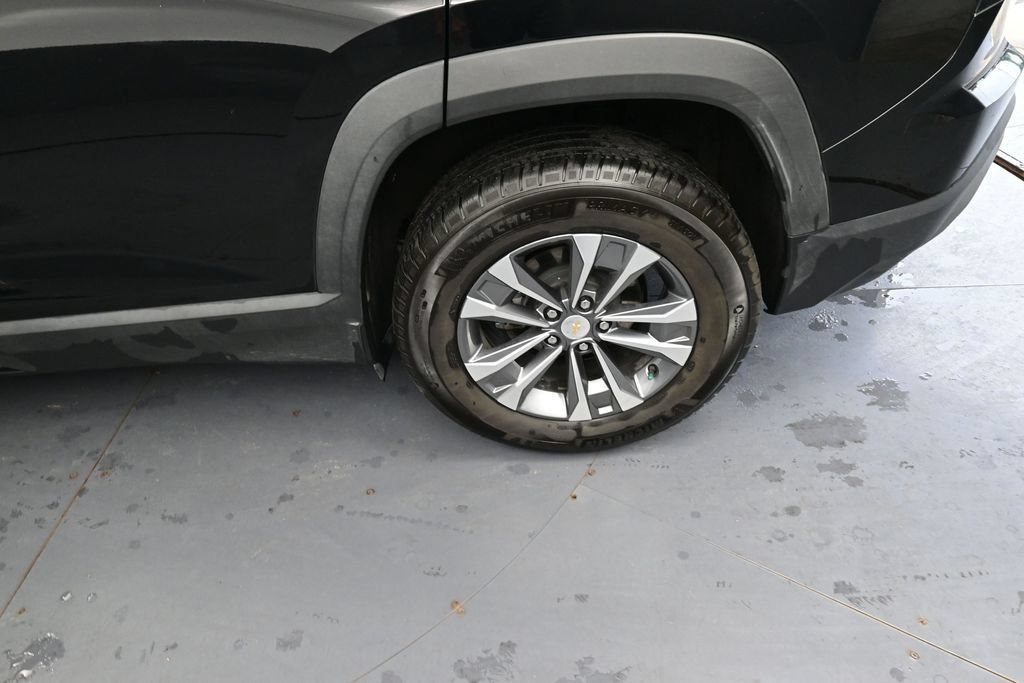 Used 2026 Chevrolet Equinox LT AWD/4WD image 17