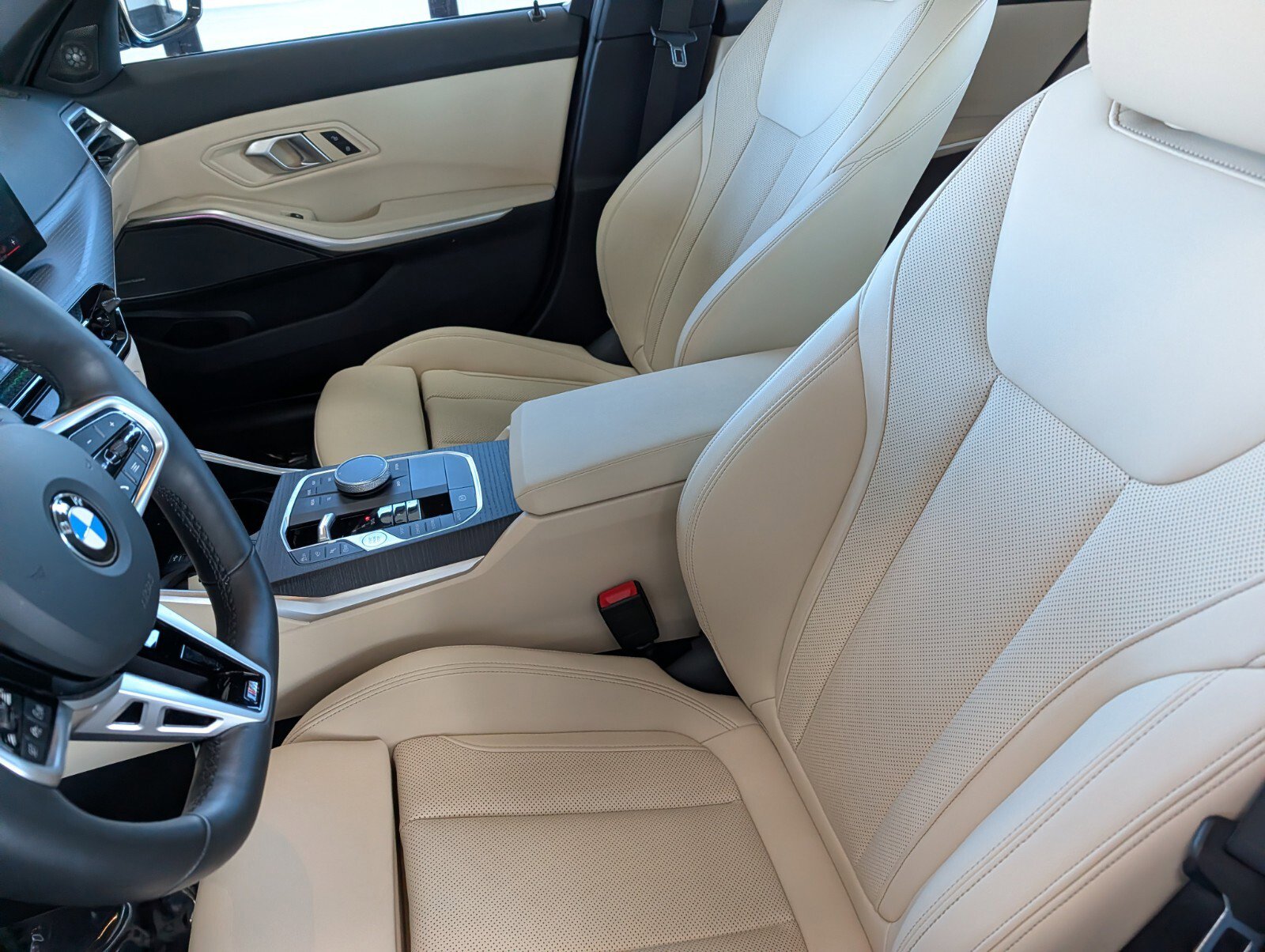 Certified 2025 BMW 330i xDrive Sedan w/ M Sport Package image 10