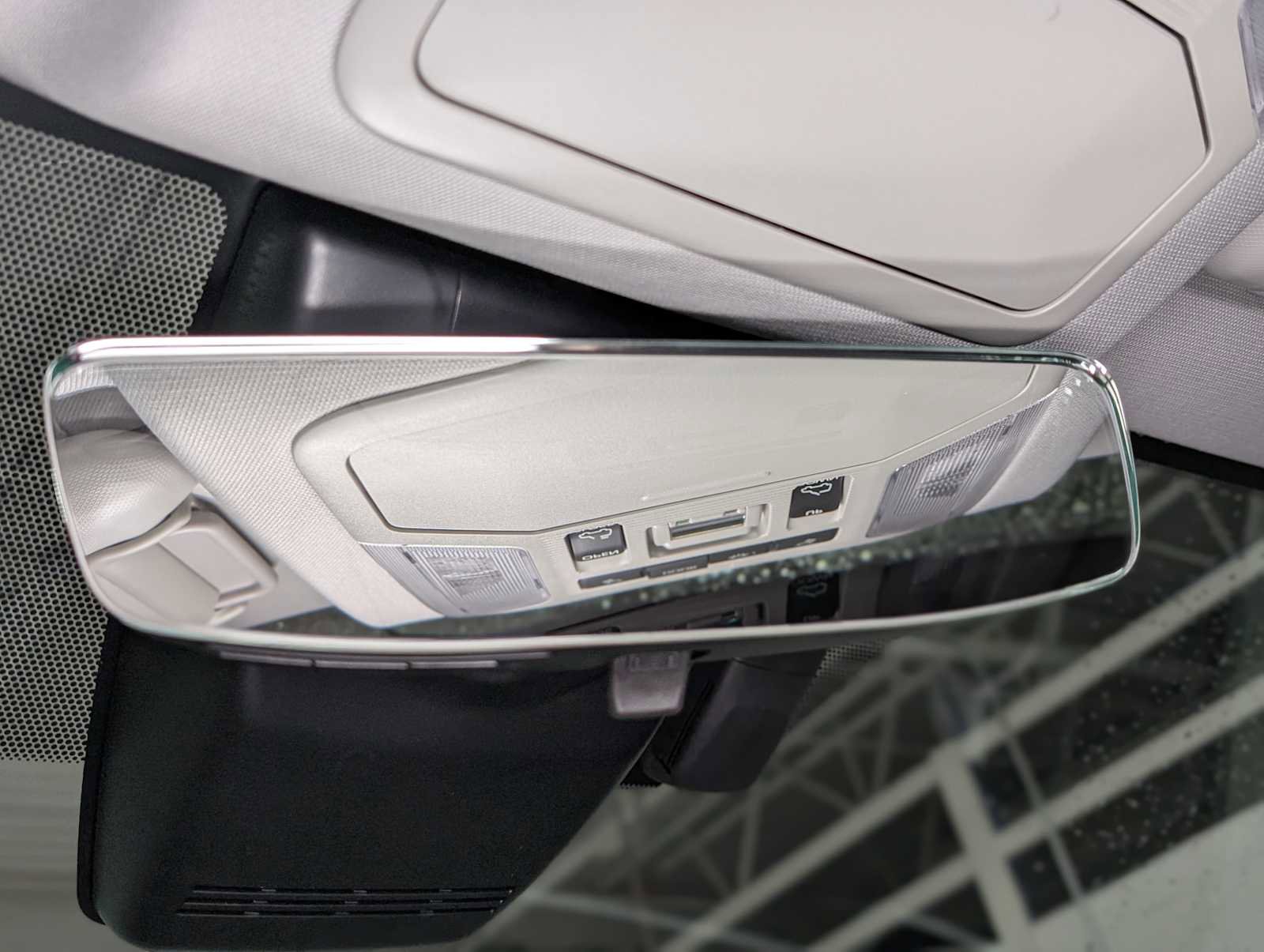 Used 2025 Toyota RAV4 XLE image 34