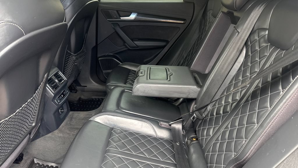 Used 2018 Audi SQ5 Prestige w/ Prestige Package AWD/4WD image 10