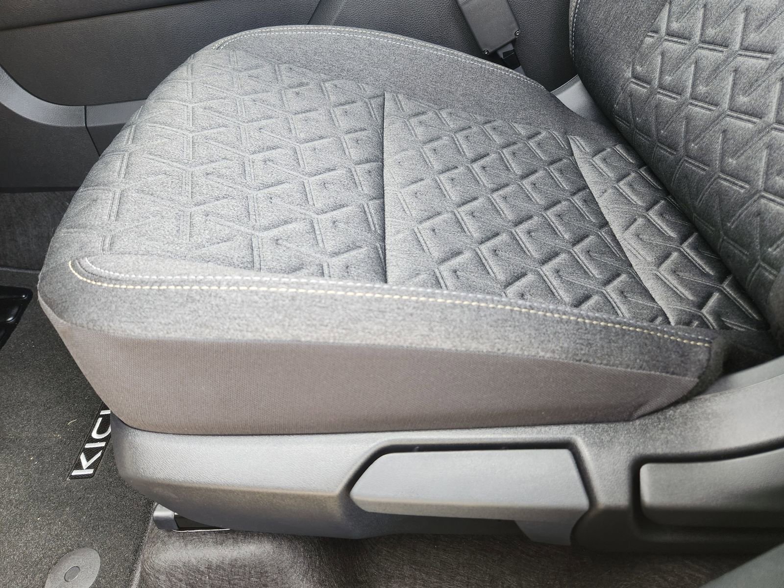 New 2026 Nissan Kicks SV image 20