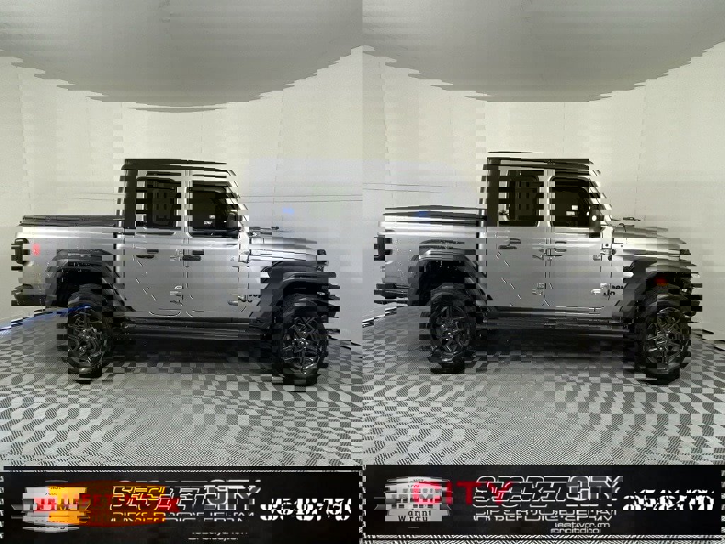 Used 2020 Jeep Gladiator Sport w/ Quick Order Package 24S image 8