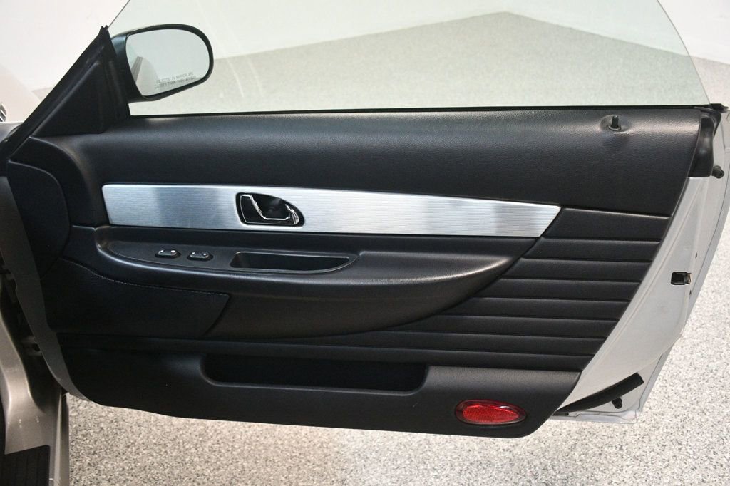 Used 2004 Ford Thunderbird RWD image 21