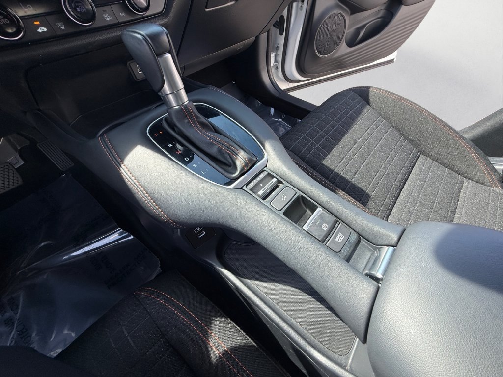 Used 2025 Honda HR-V Sport image 17
