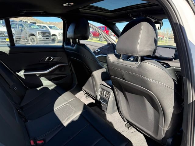 Used 2025 BMW 330i xDrive Sedan AWD/4WD image 38