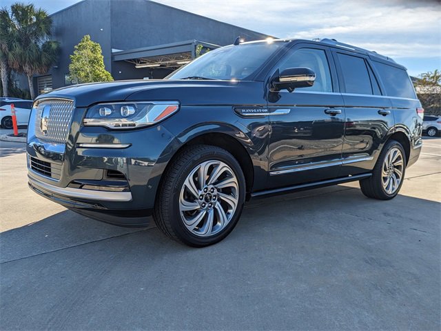 Used 2022 Lincoln Navigator Reserve image 10