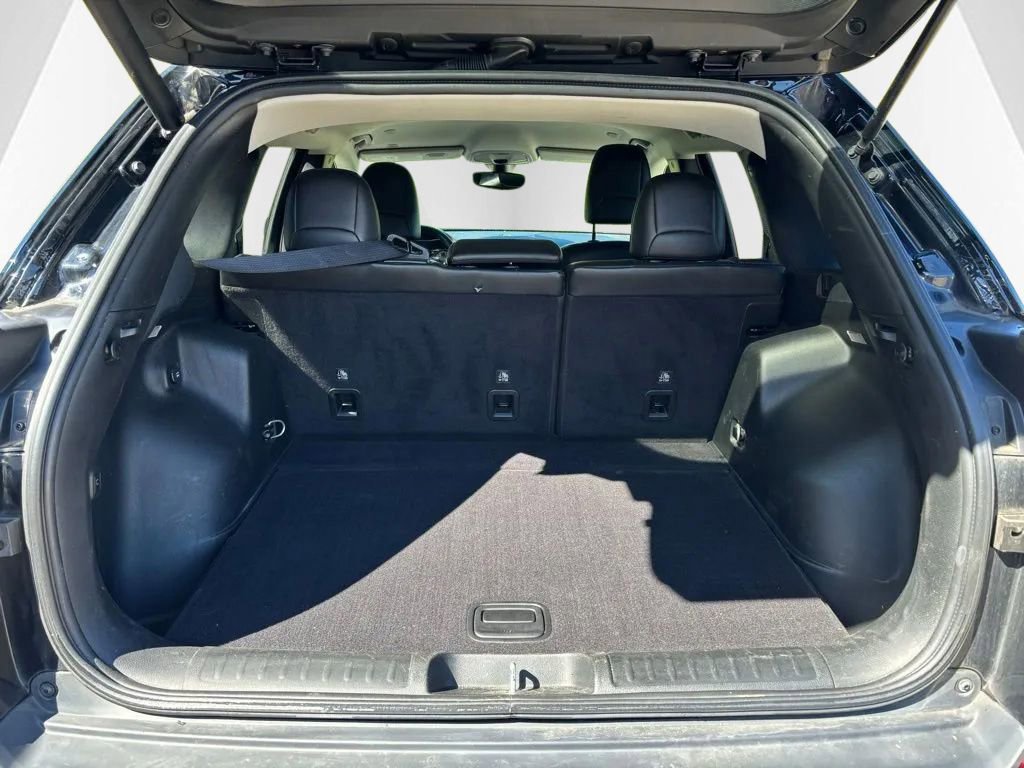Used 2019 Jeep Cherokee Limited AWD/4WD image 34