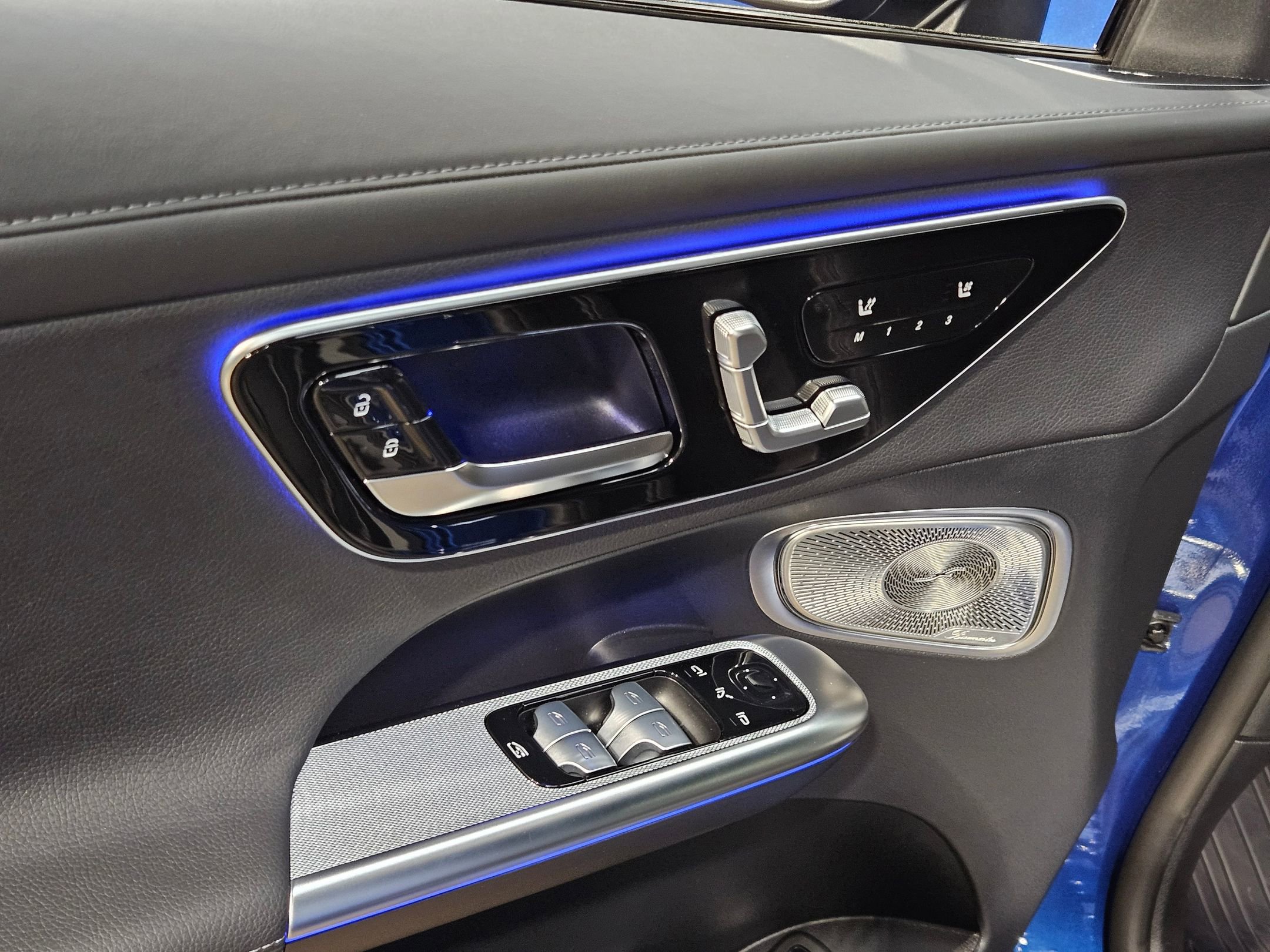 Used 2025 Mercedes-Benz GLC 300 4MATIC image 21