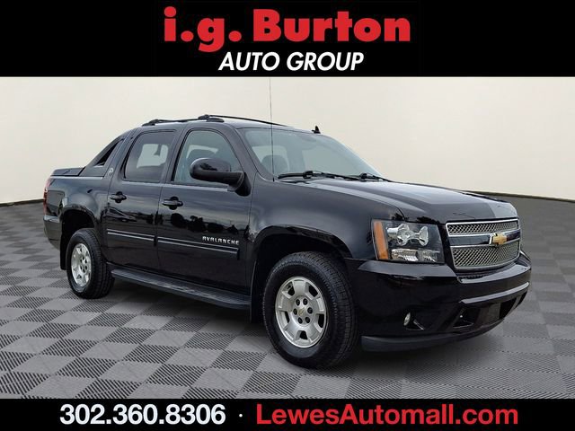 Used 2013 Chevrolet Avalanche LS image 1