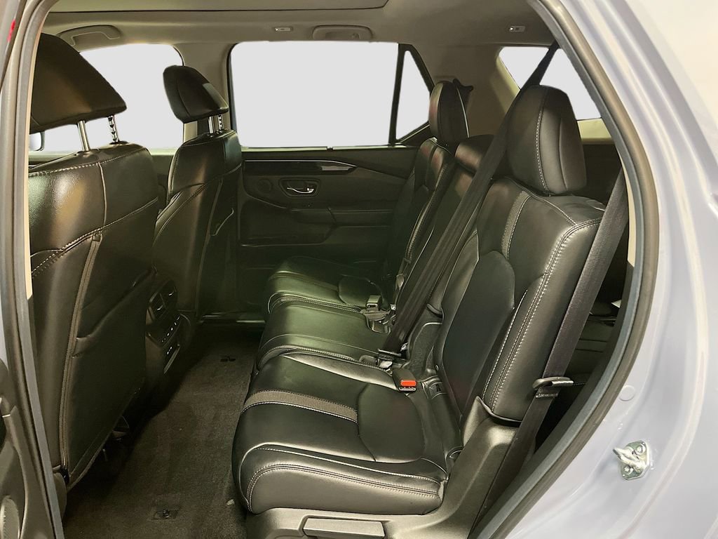 Used 2025 Honda Pilot Touring image 26