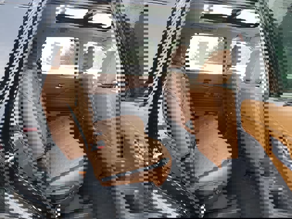 Used 2022 Nissan Pathfinder Platinum w/ Cargo Package image 23