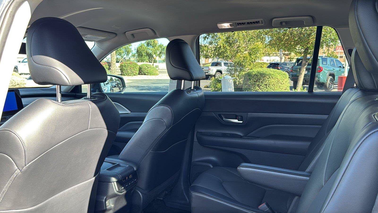 Used 2024 Toyota Grand Highlander FWD image 31