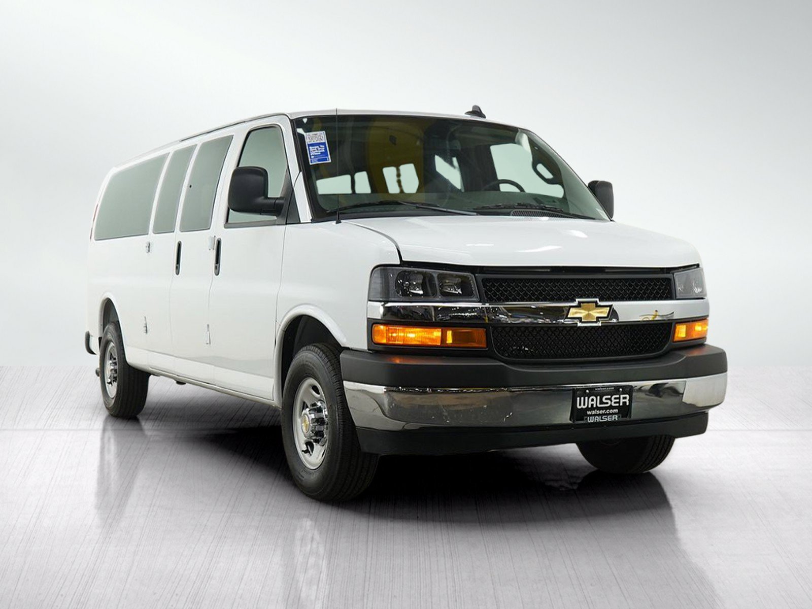 Used 2025 Chevrolet Express 3500 LT w/ LT Preferred Equipment Group RWD image 7