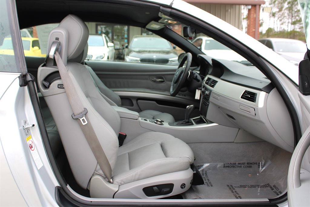 Used 2007 BMW 335i Convertible image 21