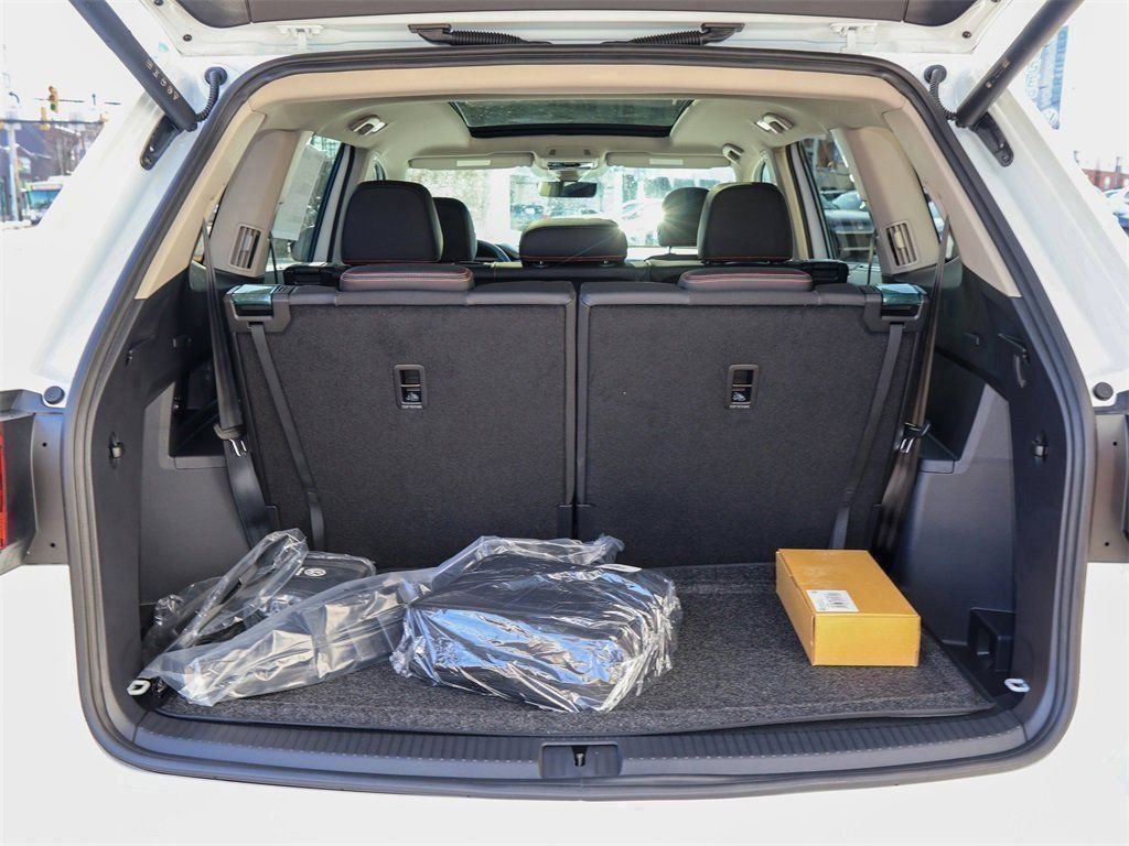 New 2026 Volkswagen Atlas Peak Edition image 10