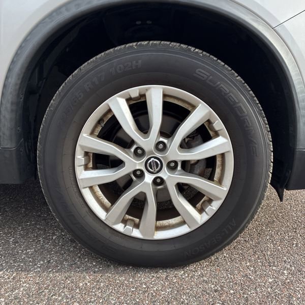 Used 2020 Nissan Rogue SV image 10