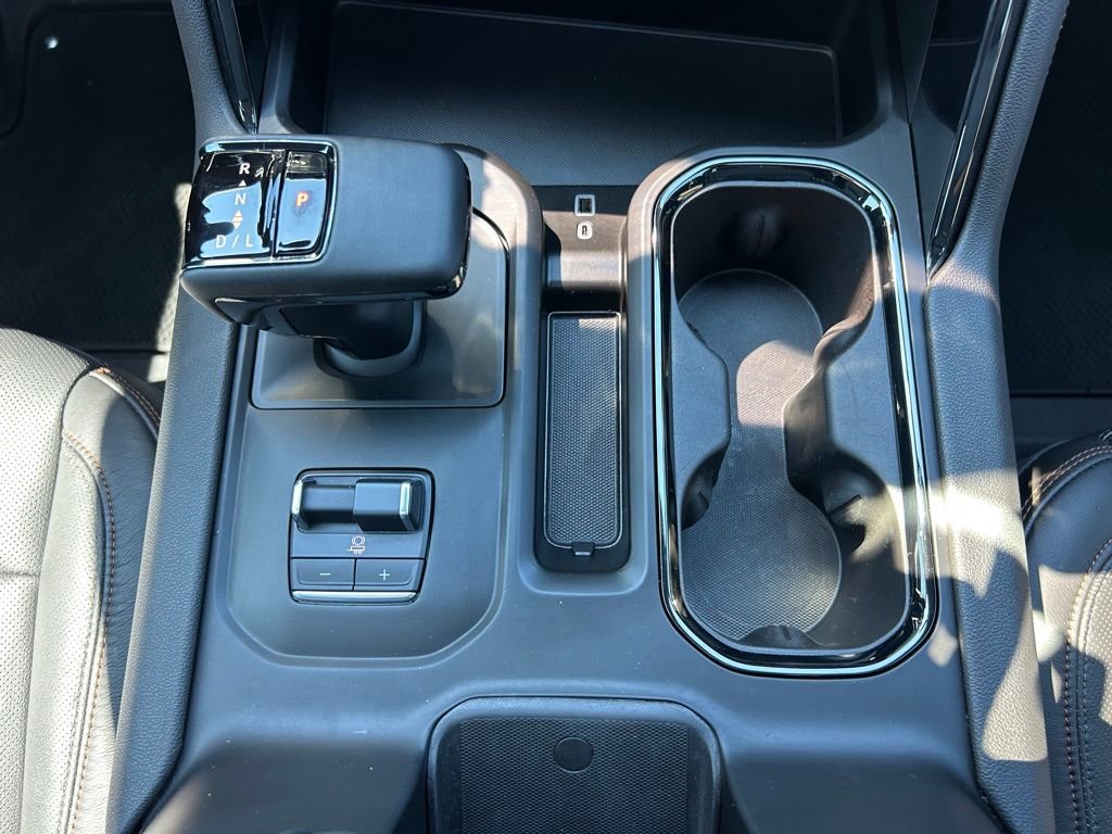 Used 2024 GMC Sierra 1500 AT4 w/ AT4 Preferred Package image 5