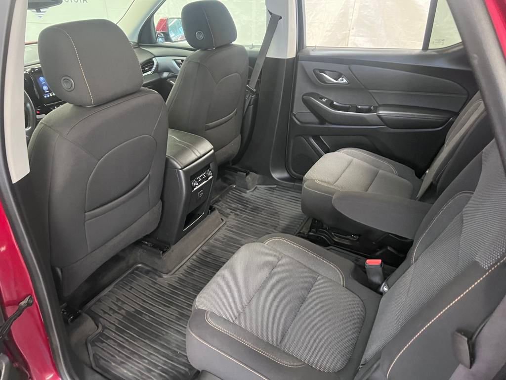 Used 2020 Chevrolet Traverse LT w/ Driver Confidence II Package image 34