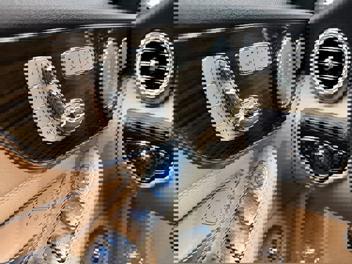 Used 2017 Mercedes-Benz C 300 4MATIC Cabriolet image 18