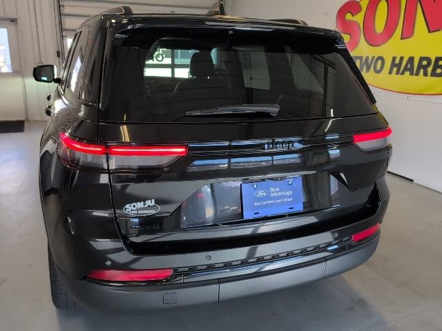Used 2023 Jeep Grand Cherokee Altitude image 30