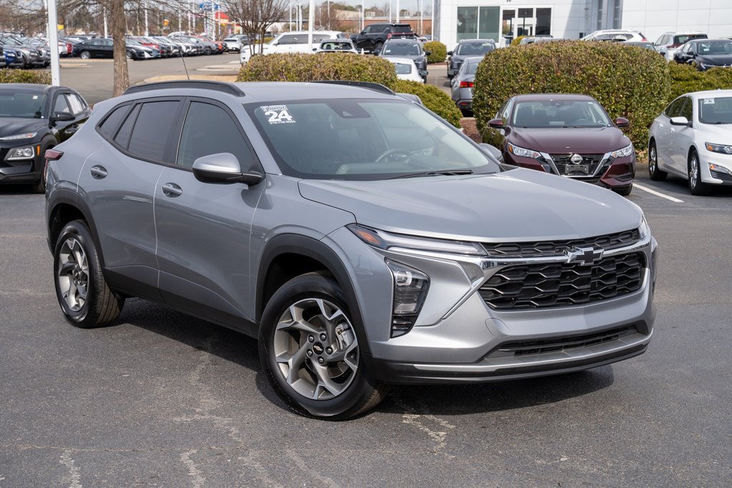 Used 2024 Chevrolet Trax LT w/ Driver Confidence Package