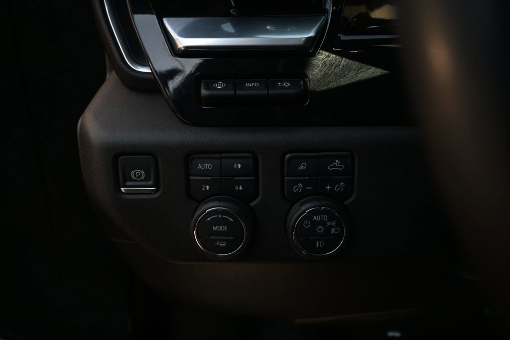 Used 2024 Chevrolet Silverado 2500 LTZ w/ LTZ Plus Package image 9